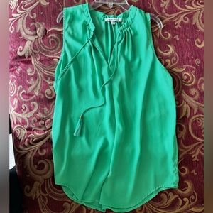 Rose & Olive Tassel V Neck Top Sleeveless Lightweight Crepe Blouse Kelly Green